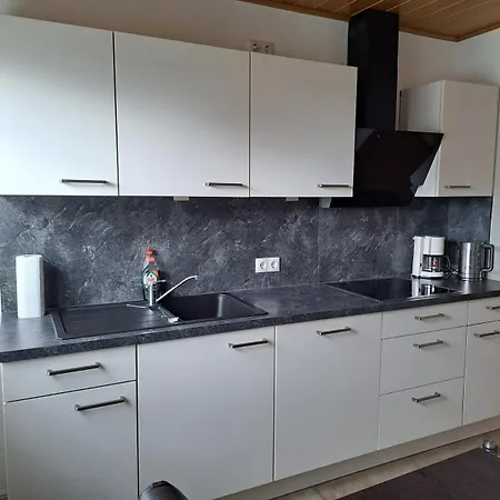 1 Buchung Schoene Helle 2-Zimmer Wohnung