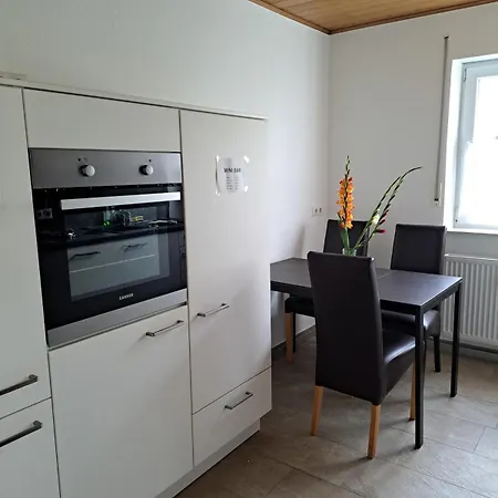 1 Buchung Schoene Helle 2-Zimmer Wohnung