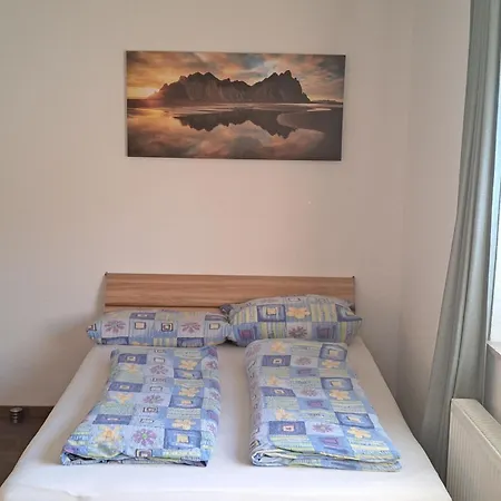 1 Buchung Schoene Helle 2-Zimmer Wohnung *
